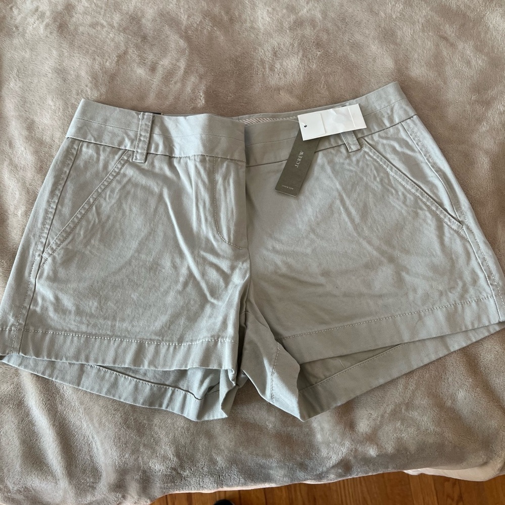 j crew 3 inch chino short in stone color NWT never worn size 2